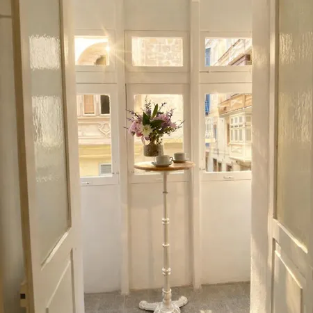 Nuraghi Lejlighed Floriana