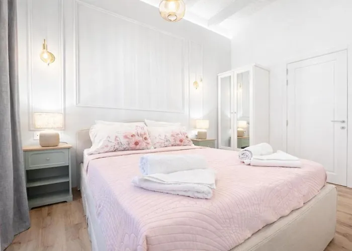 Stylish Near Valletta Gate Apartment