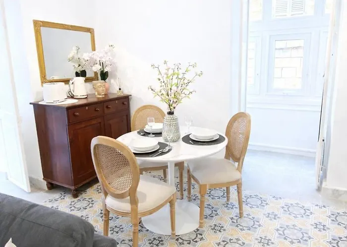 Apartment Stylish Near Valletta Gate *